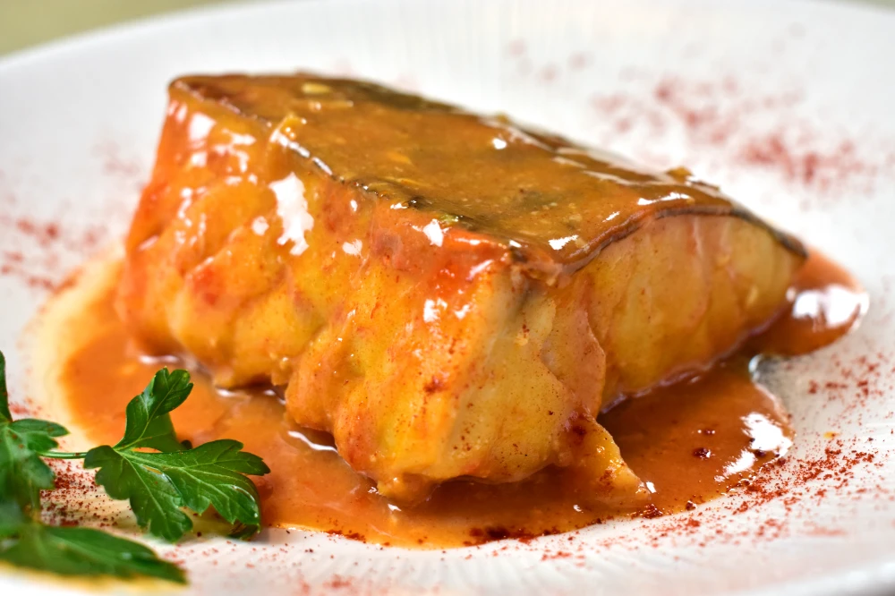 lomo de bacalao al pil-pil con pimenton de la vera